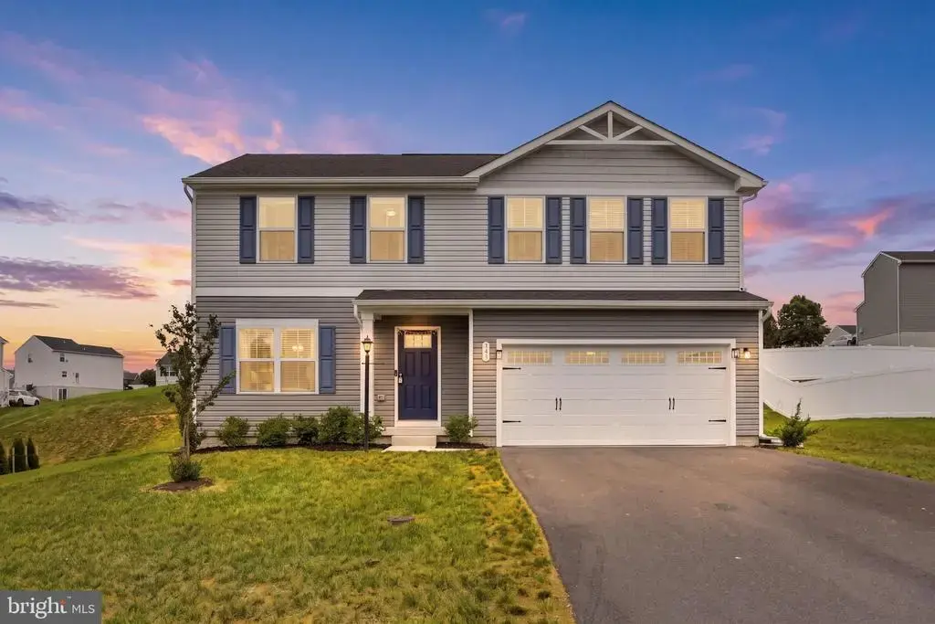 145 Peridot Dr, CHAMBERSBURG