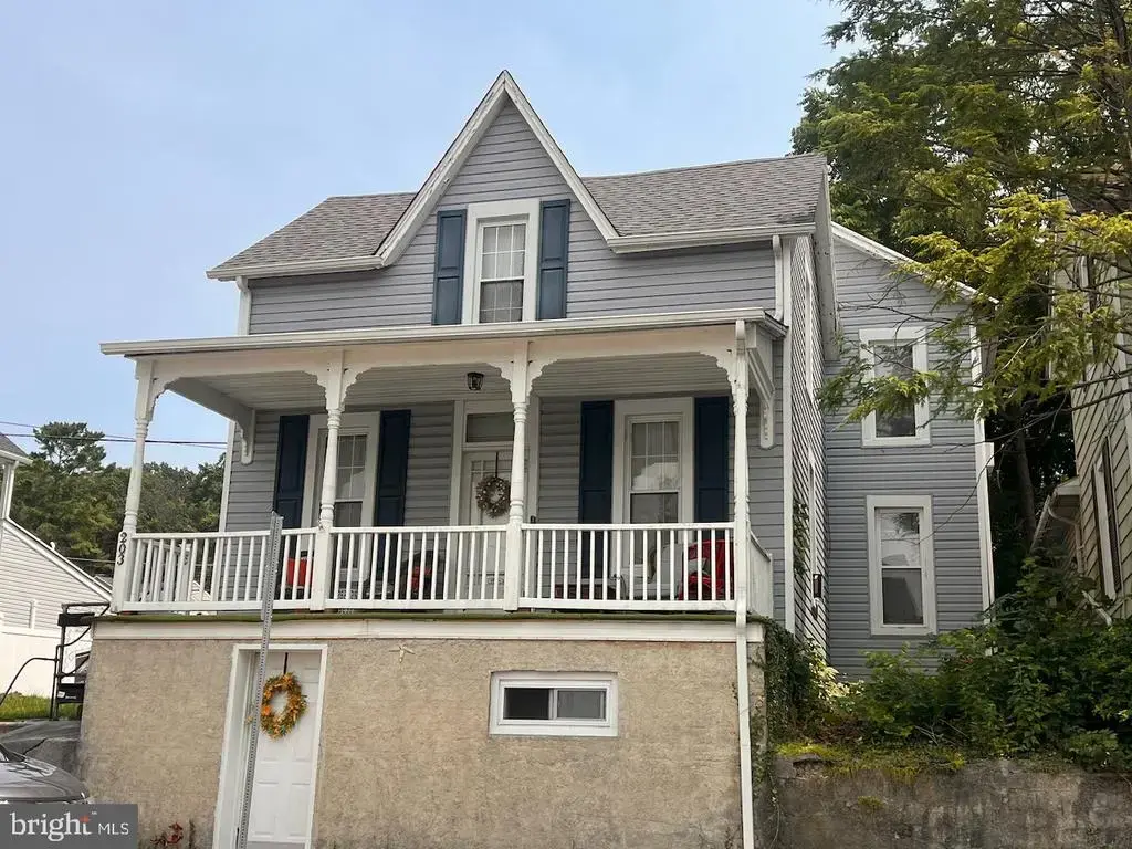 203 Lincoln Ave, EPHRATA