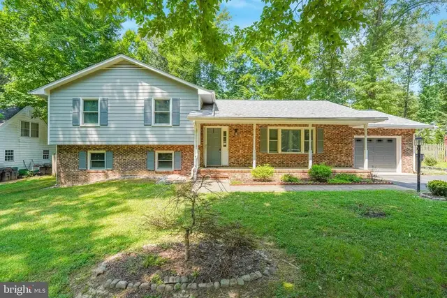 2 Adam Ct, Fredericksburg