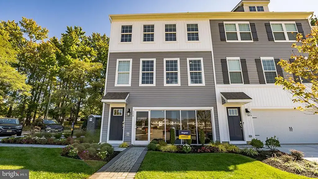 515 N Palace Dr, GLASSBORO