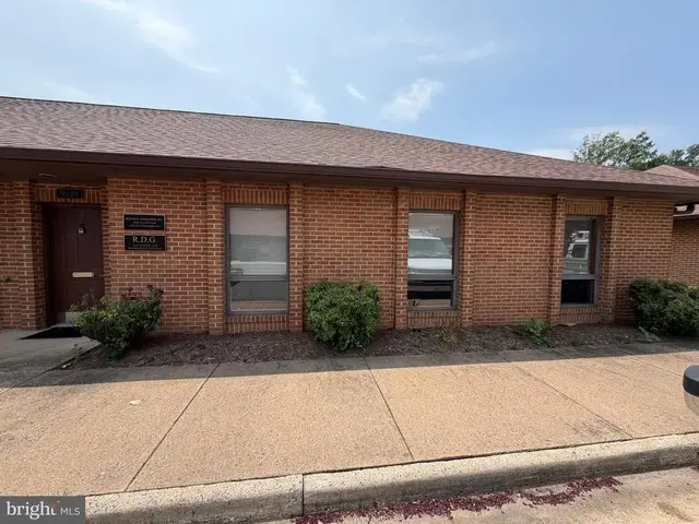 9845 Business Way, Manassas