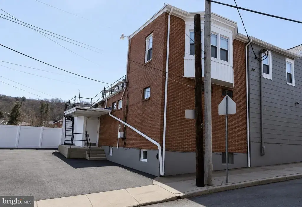 17 N 23rd St #suitec, MOUNT PENN