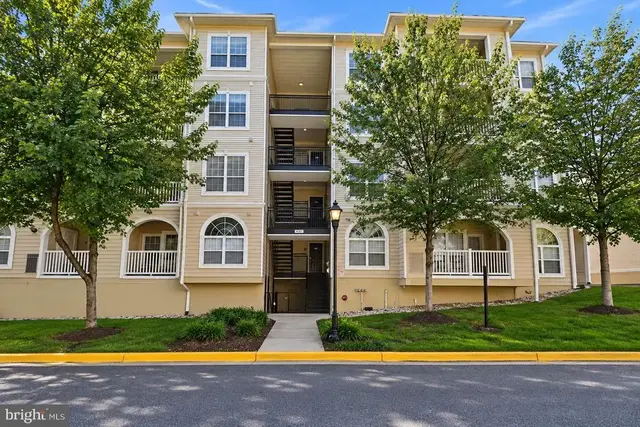 4550 Strutfield Ln #2403, Alexandria