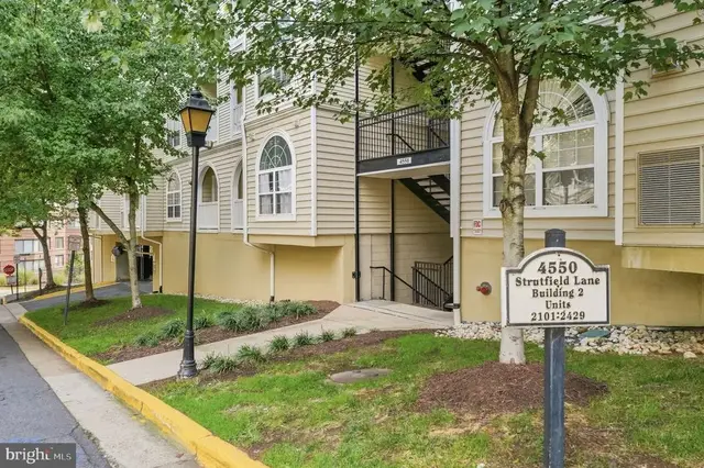 4550 Strutfield Ln #2403, Alexandria