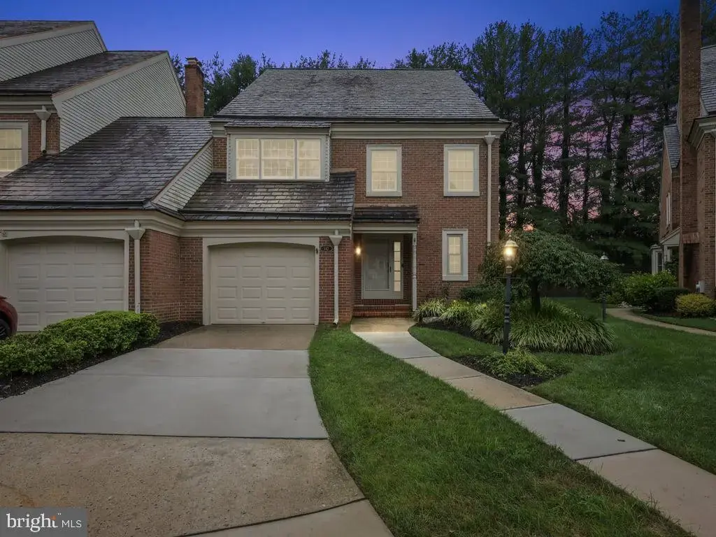 142 Foxwood Dr, MOORESTOWN