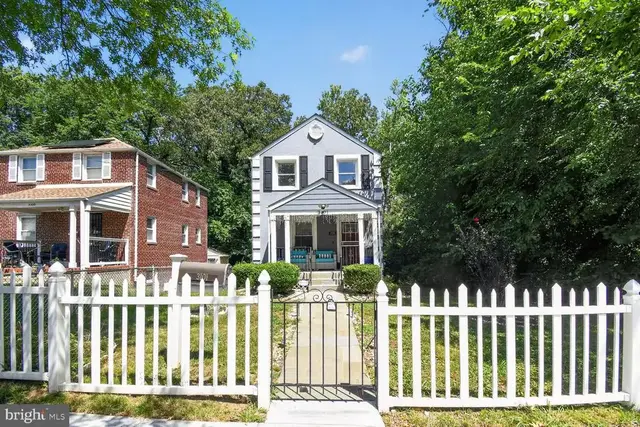 3101 Chestnut St Ne, Washington