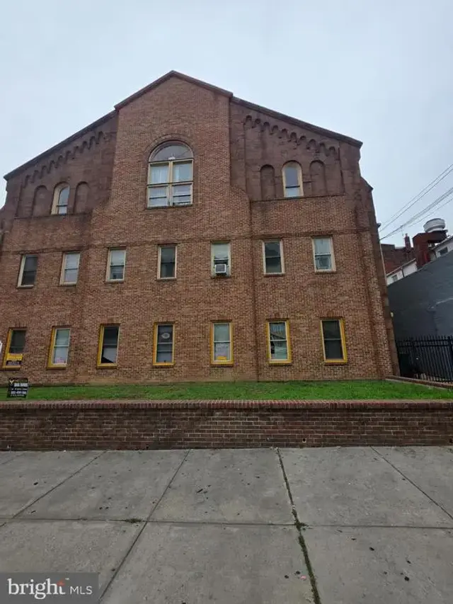 715 N King St, Wilmington