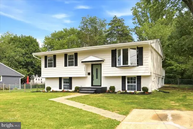 402 Pickett Ln, Herndon