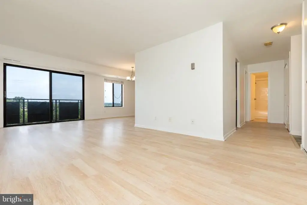 3100 S Manchester St #923, FALLS CHURCH