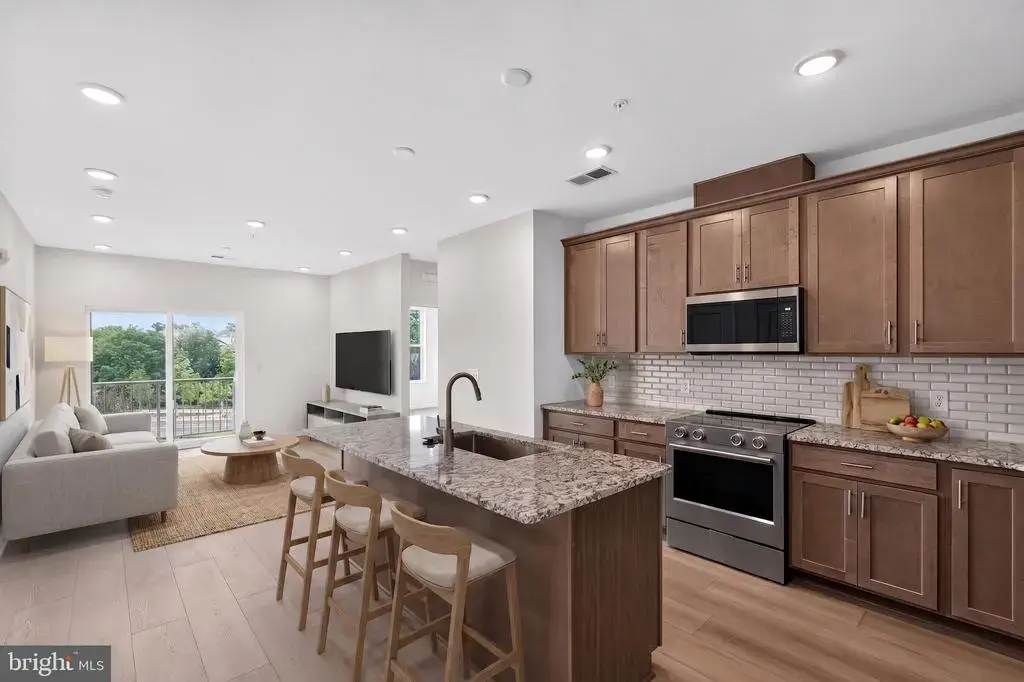 83 Bethlehem Pike #1213 Firestone, COLMAR