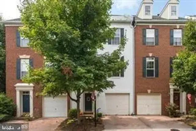 4908 Gardner Dr, Alexandria