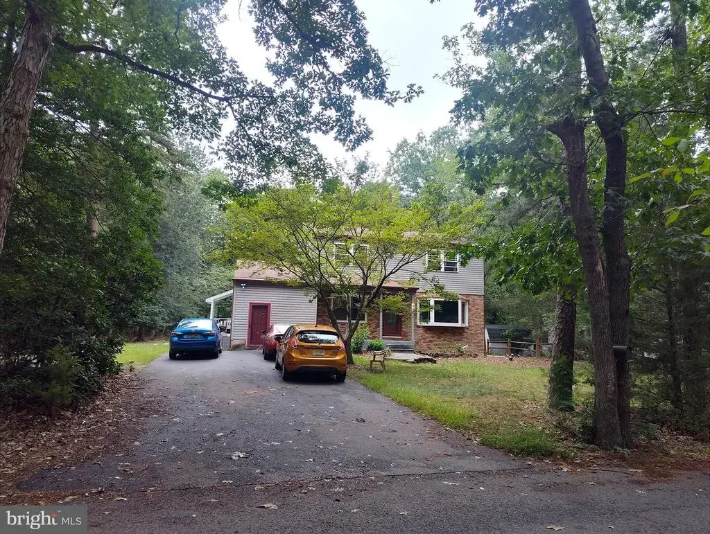42 W Lake Rd, MEDFORD