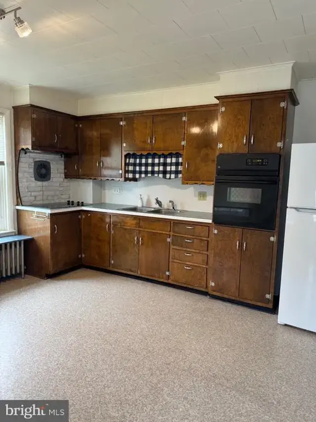 23 S Hess St #b, Quarryville