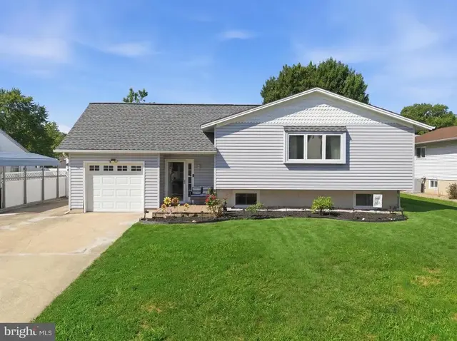 31 Spectrum Dr, Newark