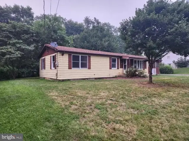 22 W Grandview Ave, Mercersburg