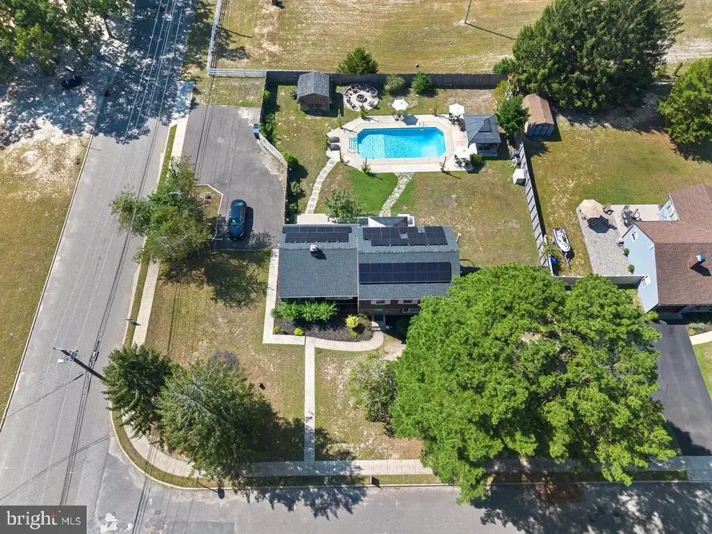 868 Willow Way, ATCO