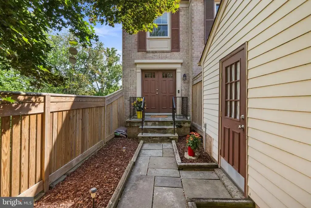 19715 Greenside Ter, MONTGOMERY VILLAGE