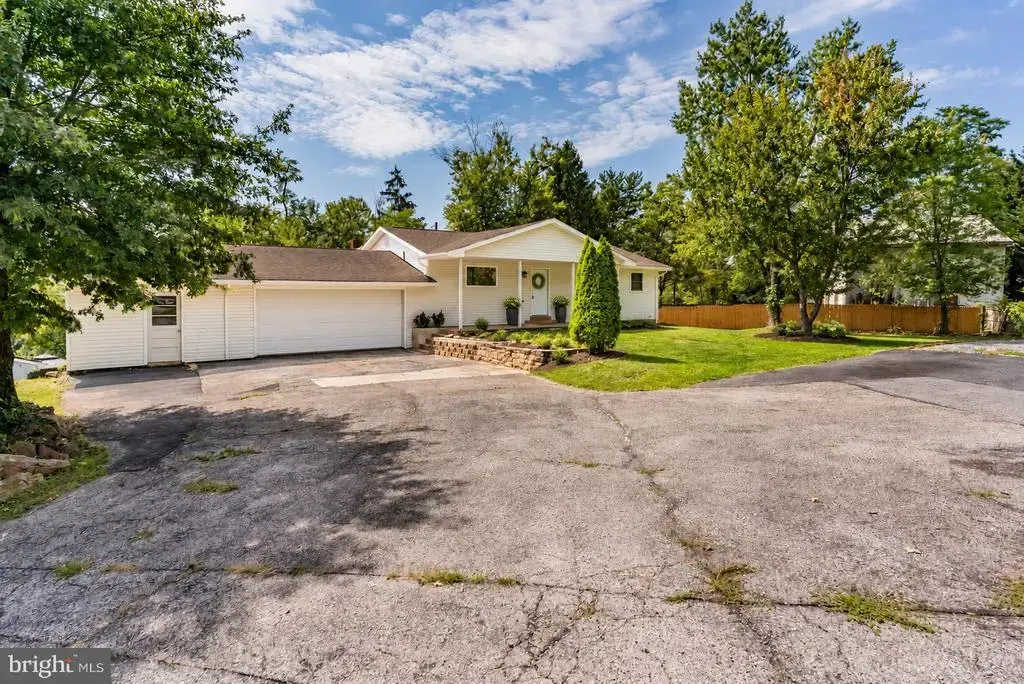 65 Bunker Ln, ETTERS