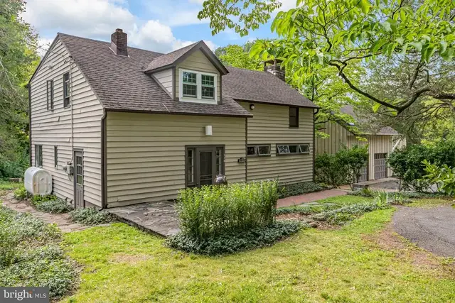 6615 Chapel Rd, New Hope