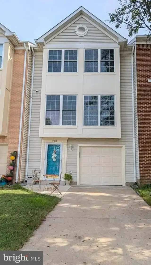 9211 Andrew Dr, Manassas Park