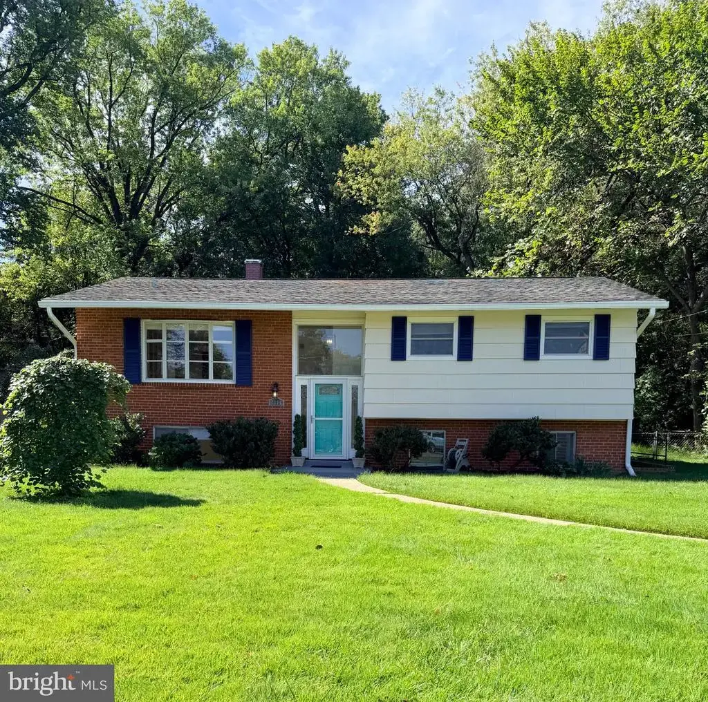7111 Norwalk St, FALLS CHURCH