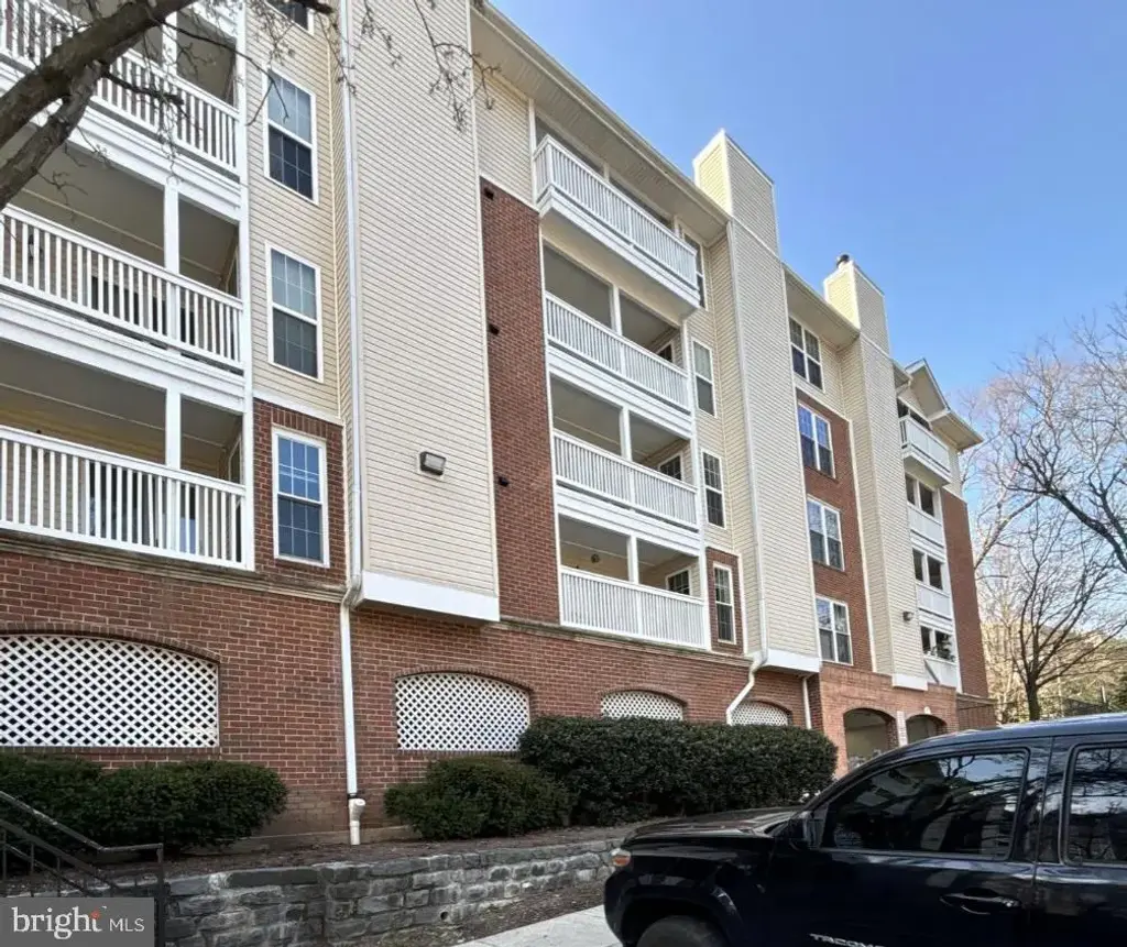 1504 Lincoln Way #108, MCLEAN