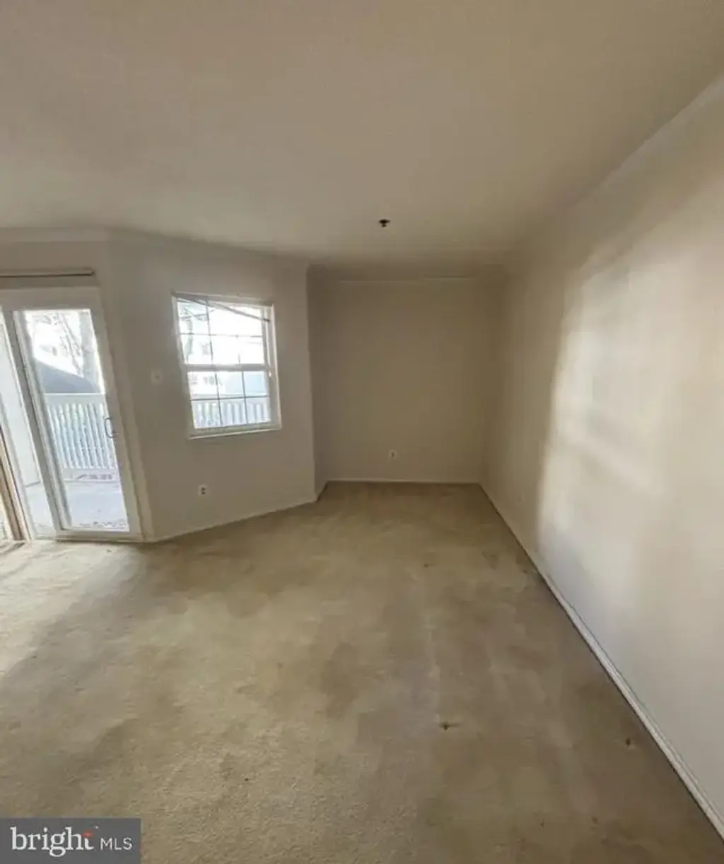 1504 Lincoln Way #108, MCLEAN