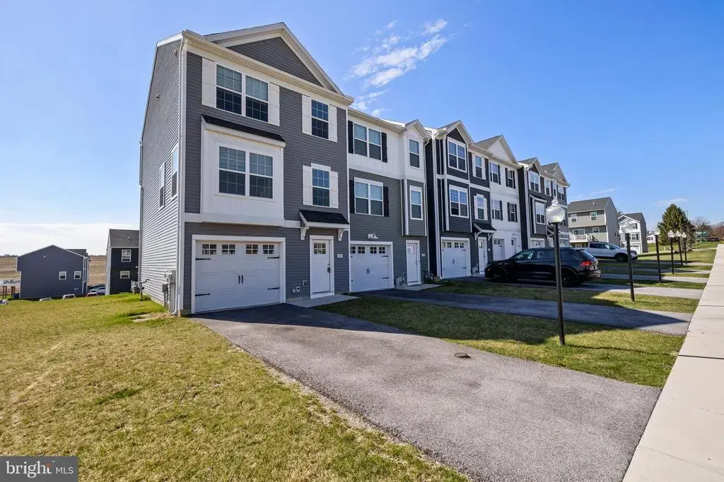 918 Setting Sun Ln, CHAMBERSBURG