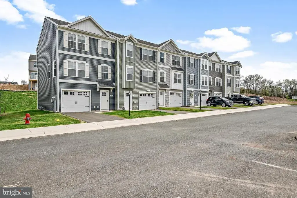 907 Setting Sun Ln, CHAMBERSBURG