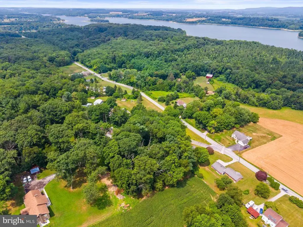 Oak Tree Ln, SPRING GROVE