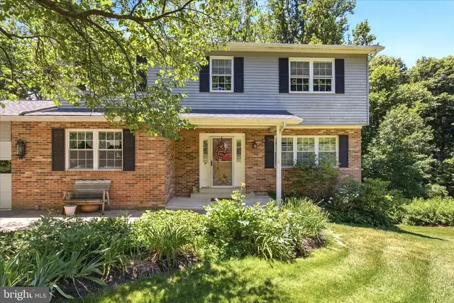 9810 Golden Russet Dr, Dunkirk
