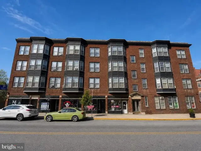 162 E Market St, York