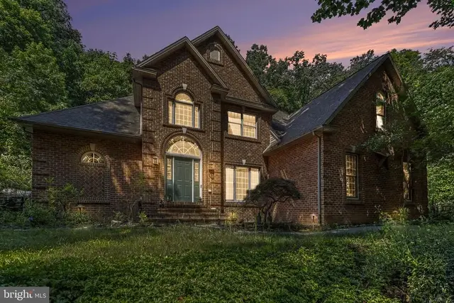 661 Hunters Ln, Lewisberry