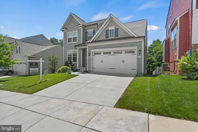 1112 Saxton Dr, Frederick
