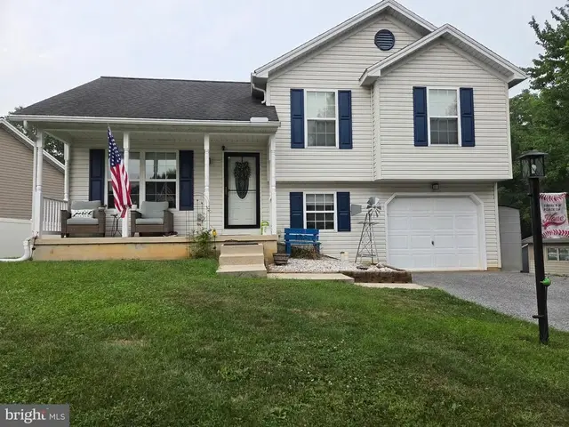 136 S Phillips Avenue, Waynesboro