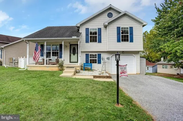136 S Phillips Avenue, Waynesboro