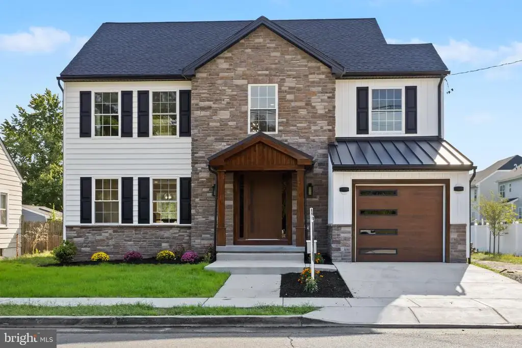 419 Ward Ave, HAMILTON