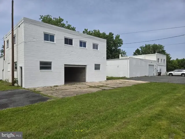 2906 Central Rd, Cambridge