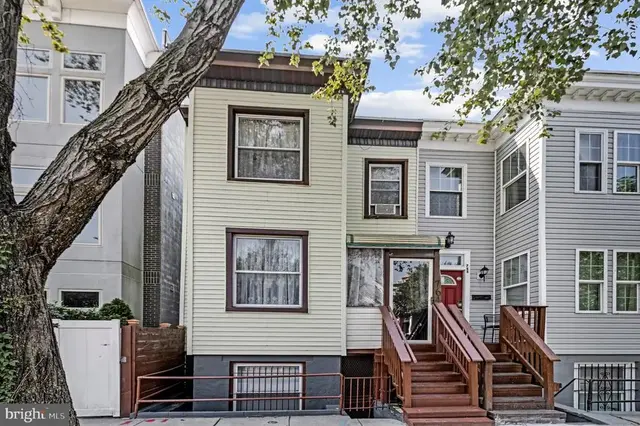 764 Park Rd Nw, Washington