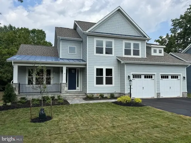 25 Fisher Ln, Warrenton