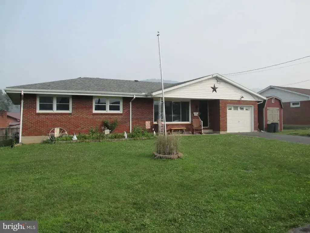 1325 Cornell St, KEYSER