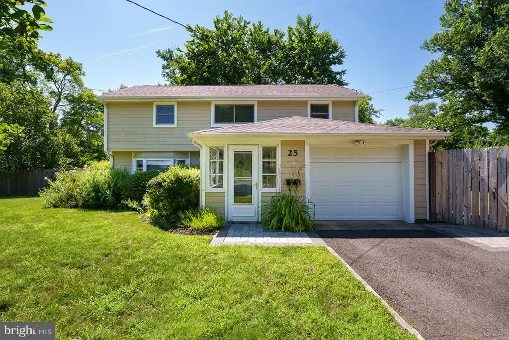25 Hornor Ln, PRINCETON