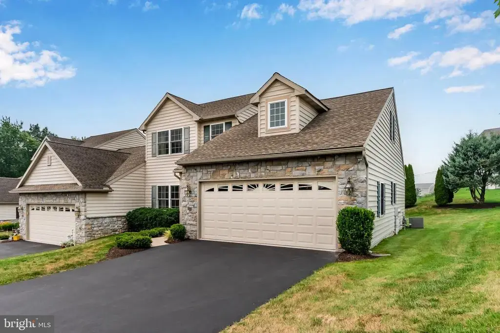 2 Stonecrest Trl, ELIZABETHTOWN