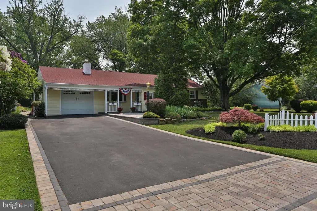 705 Phillips Rd, WARMINSTER