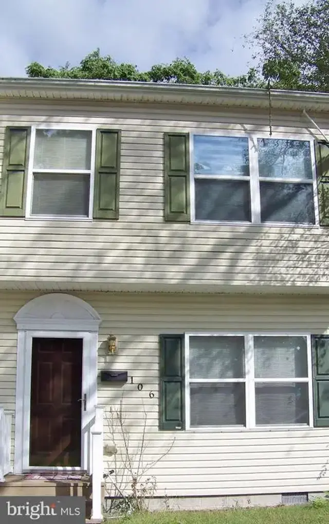 106 E 2nd St, Seaford