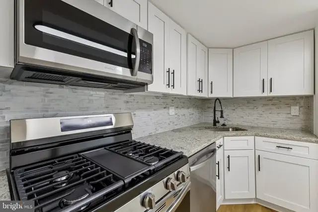 1554-1a Northgate Sq #apt 1a, Reston