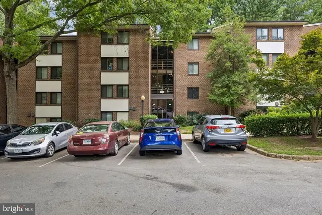 1554-1a Northgate Sq #apt 1a, Reston