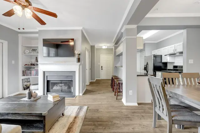 20417 Riverbend Sq #201, Sterling