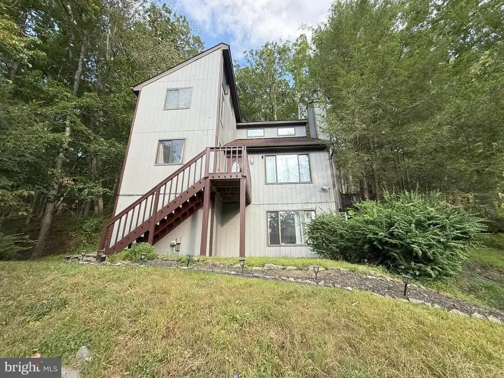 6271 Decker Rd, BUSHKILL