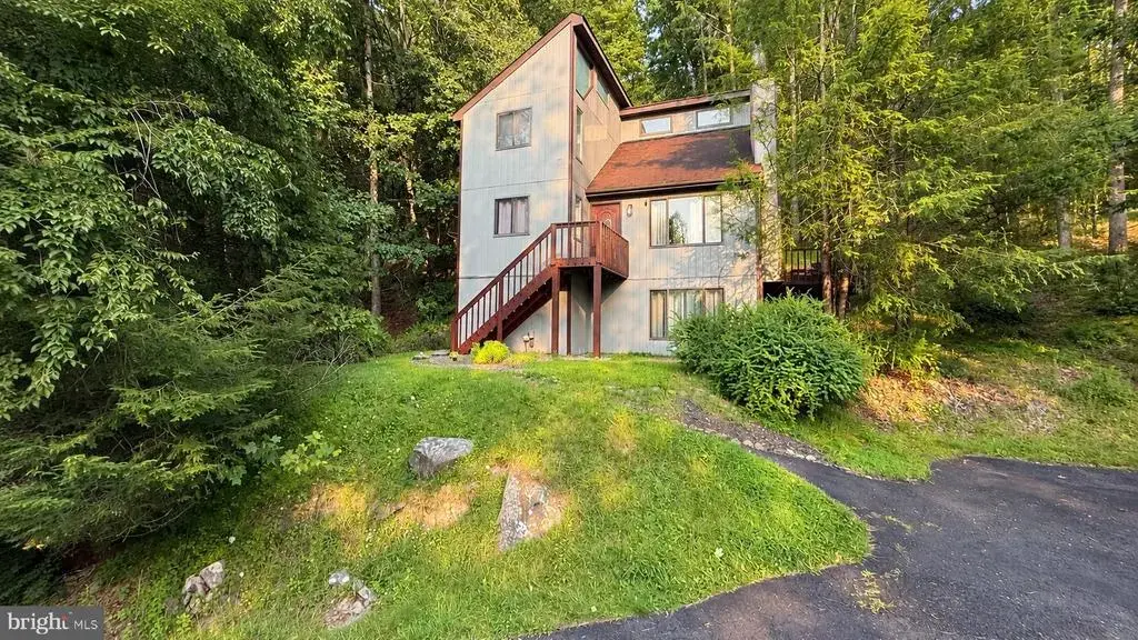 6271 Decker Rd, BUSHKILL